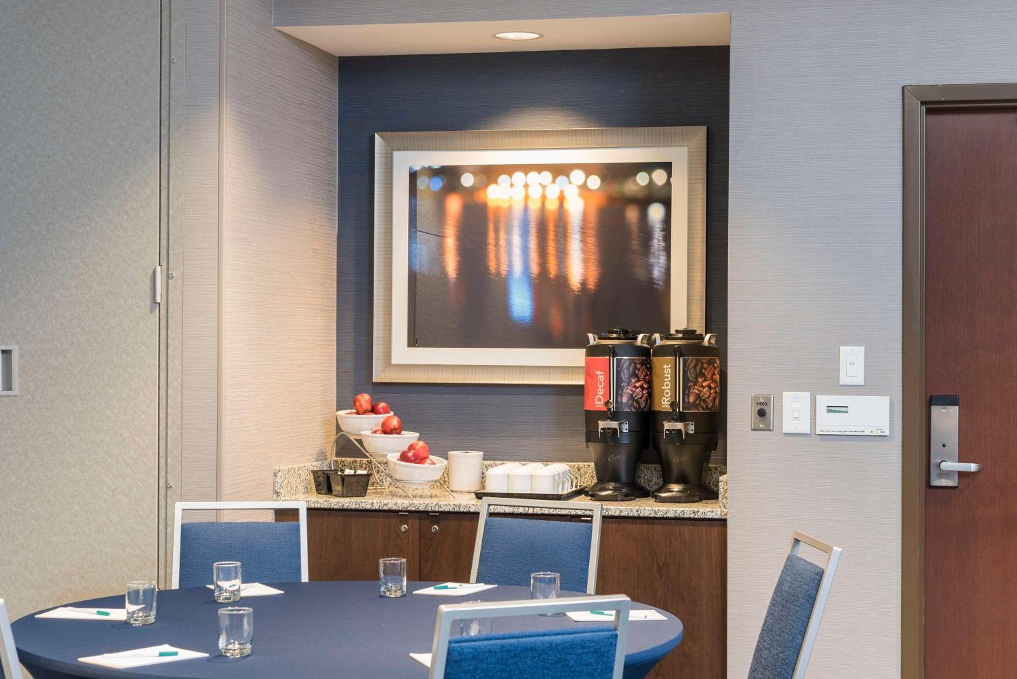 Homewood Suites By Hilton Grand Rapids Downtown Exteriör bild